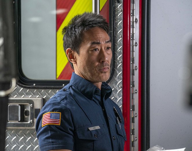 9-1-1 - 9-1-1, What's Your Grievance? - Do filme - Kenneth Choi