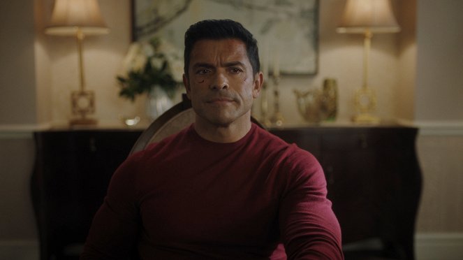 Riverdale - Chapter Seventy-Eight: The Preppy Murders - Photos - Mark Consuelos