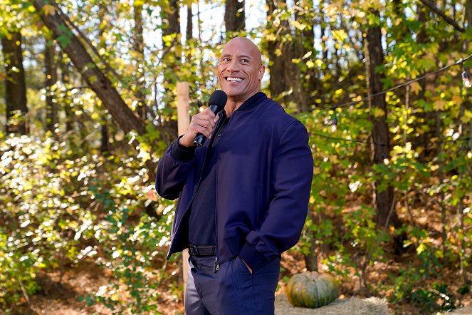 Young Rock - Working the Gimmick - Photos - Dwayne Johnson