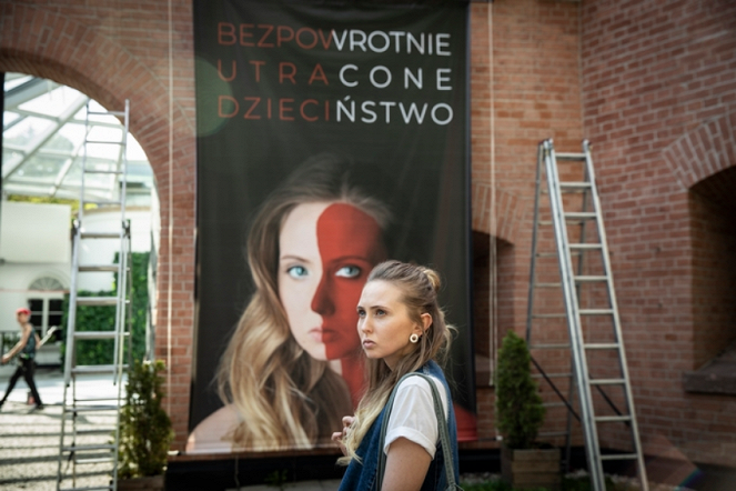 Nieobecni - Season 1 - Episode 9 - Z filmu - Justyna Wasilewska