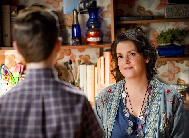 Young Sheldon - A Philosophy Class and Worms That Can Chase You - Kuvat elokuvasta - Melanie Lynskey