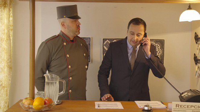 Drága örökösök - Az utód - De la película - Simon Szabó, László Katona