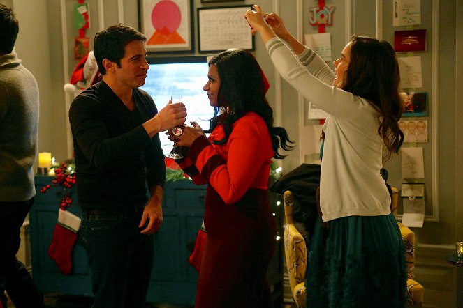 The Mindy Project - Josh & Mindy's Christmas Party - Filmfotos