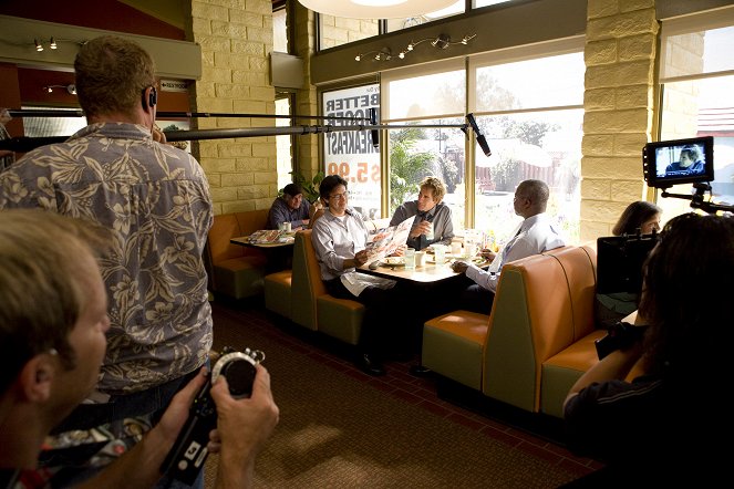 Men of a Certain Age - If I Could, I Surely Would - Z natáčení - Ray Romano, Scott Bakula, Andre Braugher