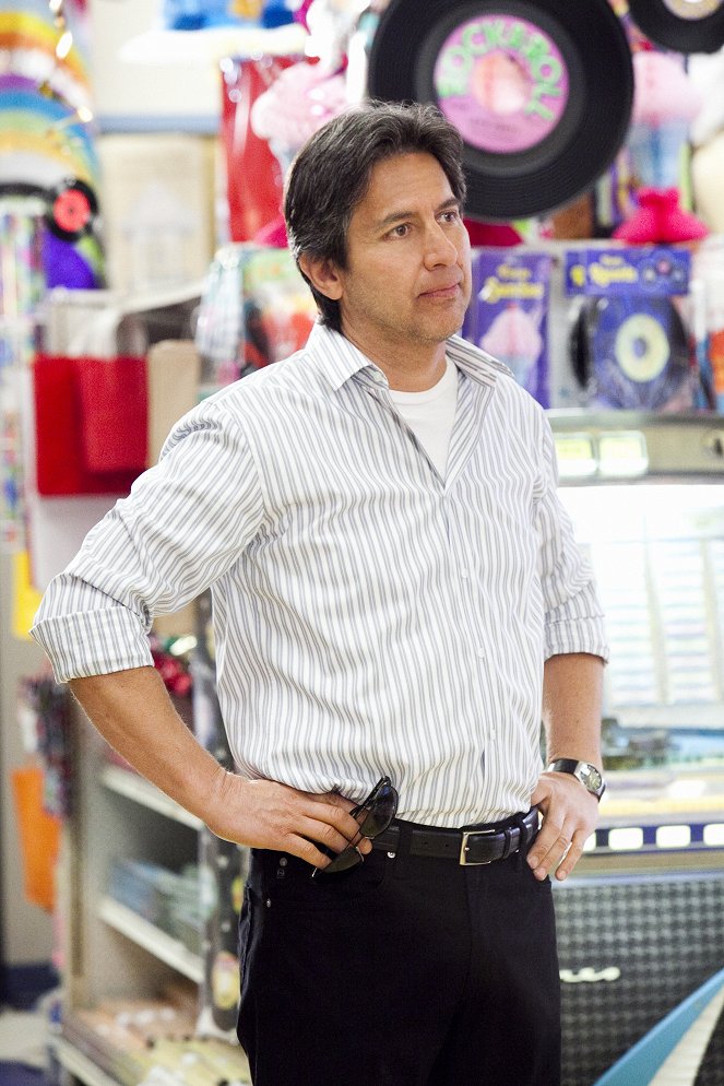 Men of a Certain Age - Whatever Gets You Through the Night - Z filmu - Ray Romano