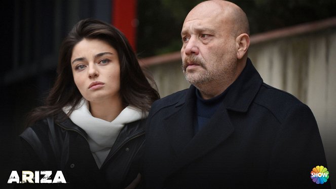 Arıza - Episode 16 - De la película - Ayça Aysin Turan, Ahmet Mümtaz Taylan