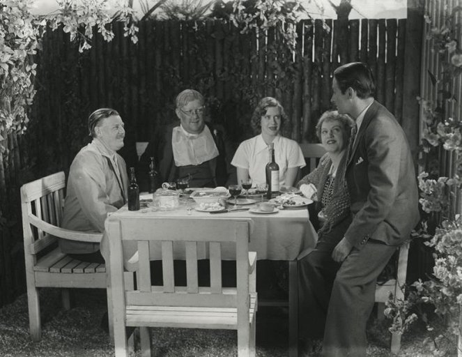 Familien Olsen - Kuvat elokuvasta - Osvald Helmuth, Ib Schønberg, Berthe Qvistgaard, Maria Garland