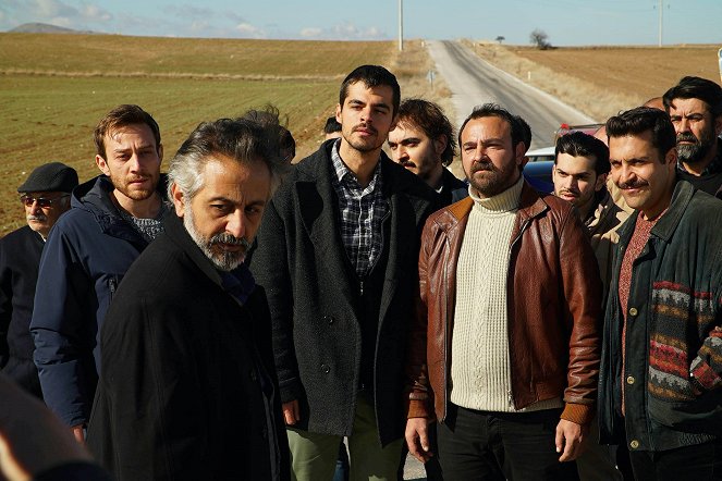 Gönül Dağı - Toprak Kokusu - Kuvat elokuvasta - Semih Ertürk, Berk Atan, Ferdi Sancar, Cihat Süvarioğlu