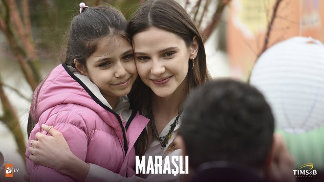 Maraşlı - Episode 6 - Kuvat elokuvasta - Bedriye Roza Çelik, Alina Boz
