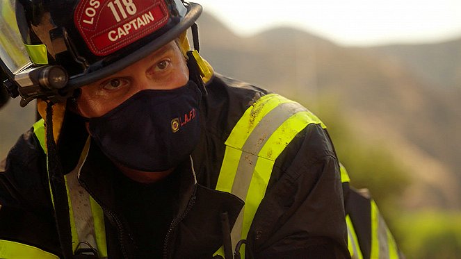 911 L.A. - Season 4 - Társas magány - Filmfotók - Peter Krause