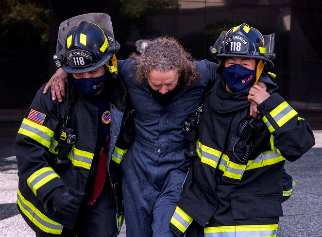 911 L.A. - Mi a panasza? - Forgatási fotók - Ryan Guzman, Darin Heames, Kenneth Choi