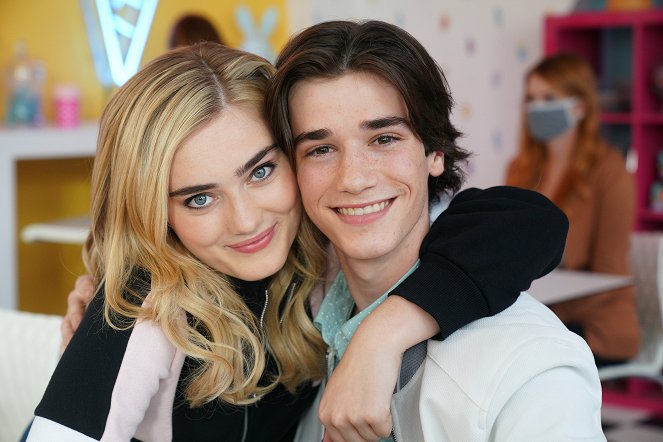American Housewife - The Guardian - Tournage - Meg Donnelly, Daniel DiMaggio