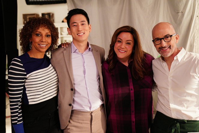 Anyaság túlsúlyban - The Guardian - Forgatási fotók - Holly Robinson Peete, Jake Choi, Katy Mixon, Jim Rash