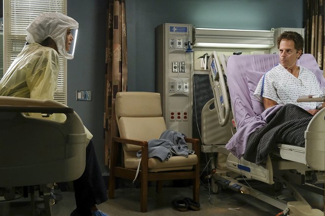 Grey's Anatomy - Helplessly Hoping - Photos - Kim Raver, Greg Germann