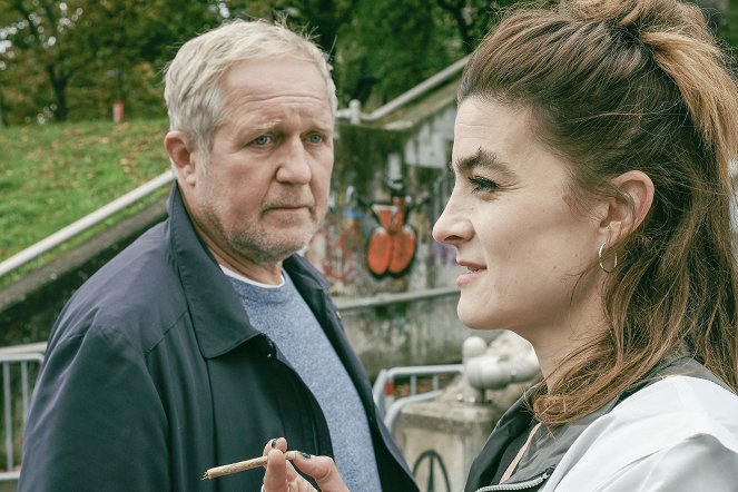 Tatort - Season 52 - Die Amme - Filmfotos - Harald Krassnitzer, Sophie Aujesky