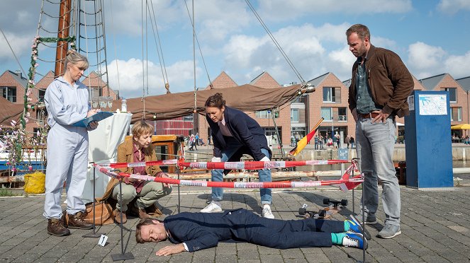 SOKO Wismar - Toxische Verbindung - Filmfotos - Nicole Ernst, Katharina Blaschke, Thomas Stier-Koch, Nike Fuhrmann, Dominic Boeer