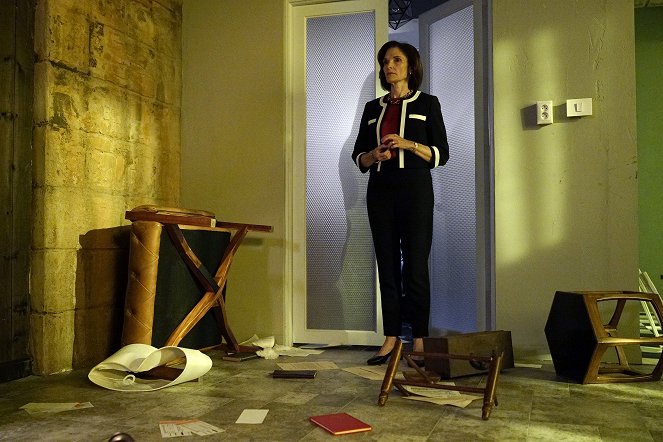 Ponto Cego - Season 5 - Trem fantasma - Do filme - Mary Elizabeth Mastrantonio