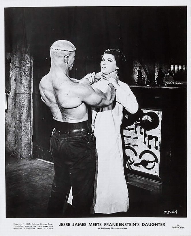 Jesse James Meets Frankenstein's Daughter - Fotocromos