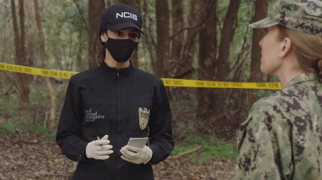 Agenci NCIS: Nowy Orlean - Into Thin Air - Z filmu - Necar Zadegan