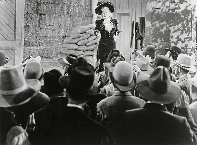Veijari Villissä lännessä - Kuvat elokuvasta - Mae West