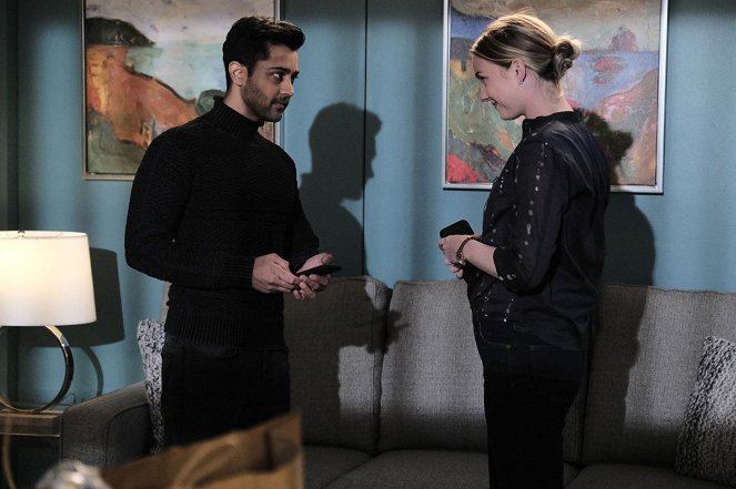 The Resident - Moving on and Mother Hens - Van film - Manish Dayal, Emily VanCamp