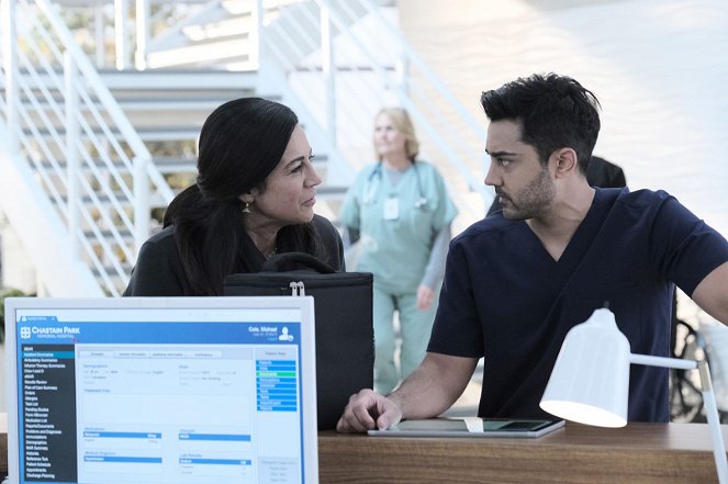 The Resident - Moving on and Mother Hens - Photos - Anna Khaja, Manish Dayal