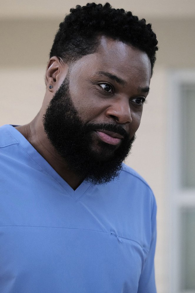 The Resident - Moving on and Mother Hens - De la película - Malcolm-Jamal Warner