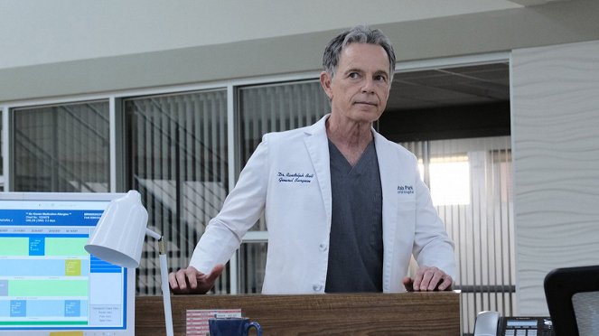 The Resident - Hero Moments - Photos - Bruce Greenwood