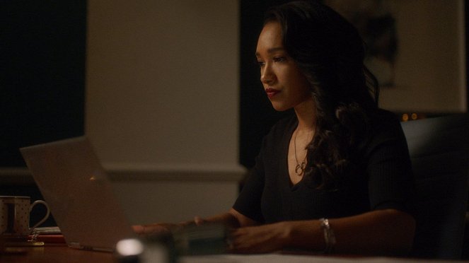The Flash - Season 7 - All's Wells That Ends Wells - Photos - Candice Patton