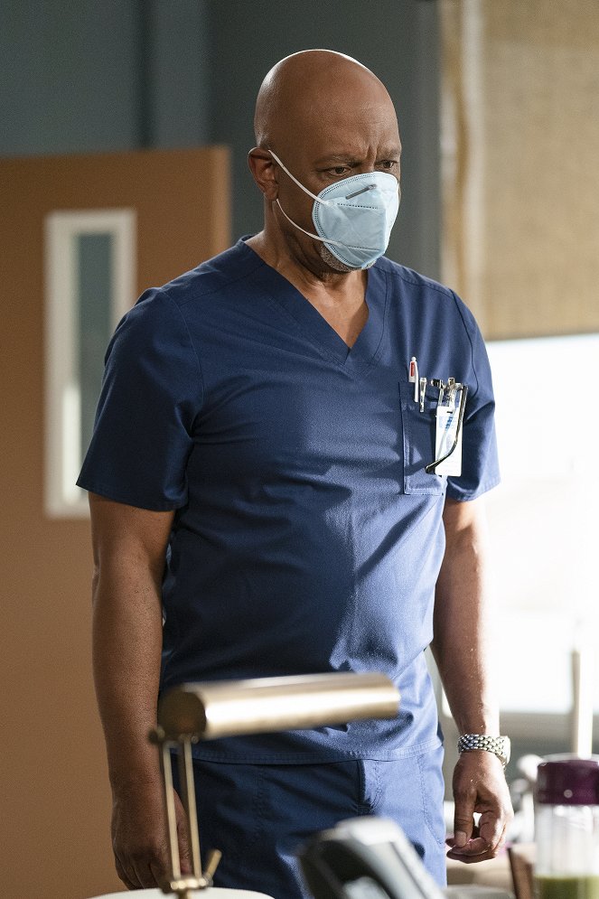 Grey's Anatomy - It's All Too Much - Photos - James Pickens Jr.