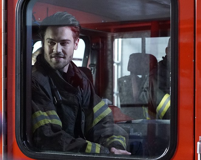 Station 19 - Learning to Fly - Photos - Grey Damon