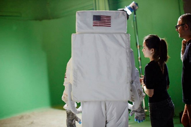 The Man Who Walked on the Moon - Dreharbeiten - Jenny Lu