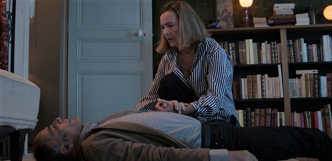 En thérapie - Esther – Mardi 5 janvier 2016, 9 h - De la película - Frédéric Pierrot, Carole Bouquet