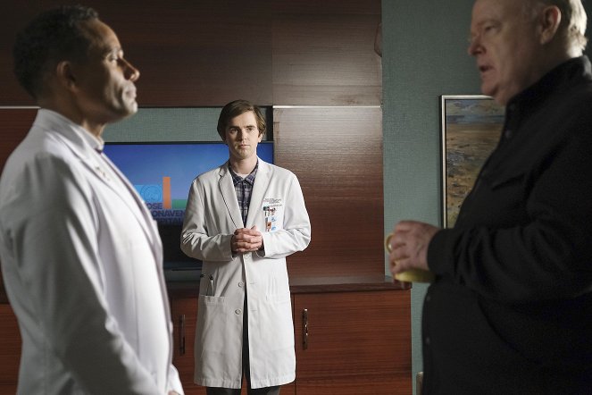 The Good Doctor - Teeny Blue Eyes - Photos - Hill Harper, Freddie Highmore, Christian Clemenson