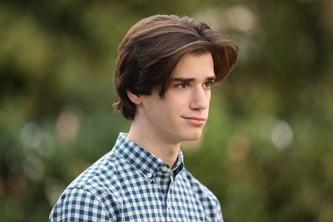 American Housewife - Season 5 - How Oliver Got His Groove Back - Photos - Daniel DiMaggio