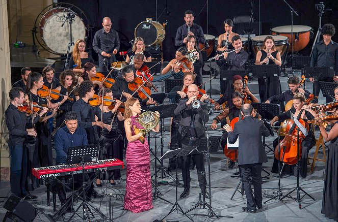 Mit Mozart in Havanna - Ein Konzert mit Sarah Willis und dem Havana Lyceum Orchestra - Film