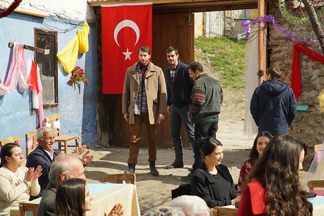 Gönül Dağı - Emanet - De la película