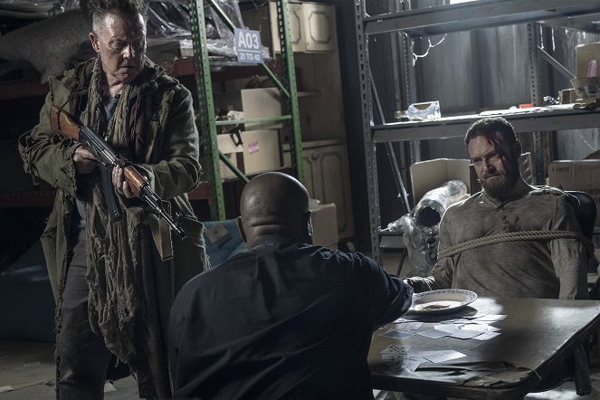 The Walking Dead - One More - Photos - Robert Patrick, Ross Marquand