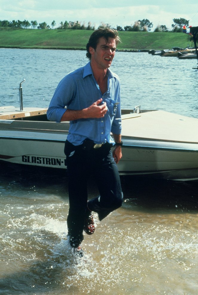 Jaws 3-D - Photos - Dennis Quaid