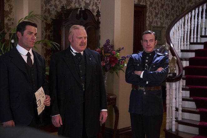 Murdoch Mysteries - Biffers and Blockers - Photos