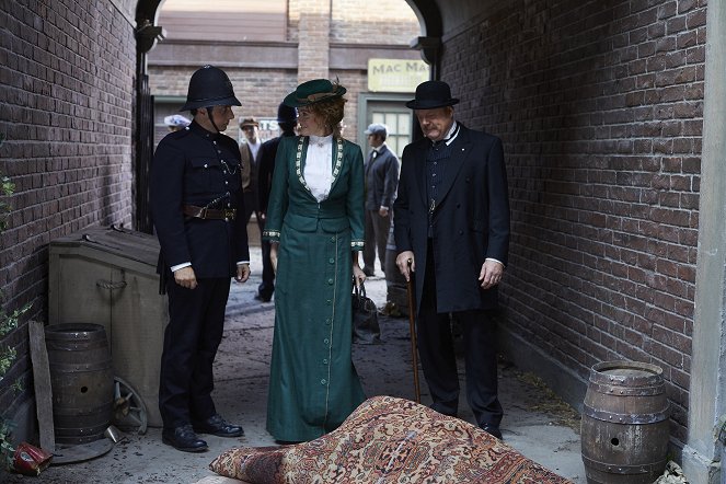 Murdoch Mysteries - The Great White Moose - Photos