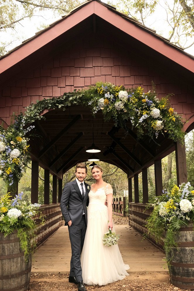 A rezidens - Season 4 - Egy esküvő, egy temetés - Promóció fotók - Matt Czuchry, Emily VanCamp
