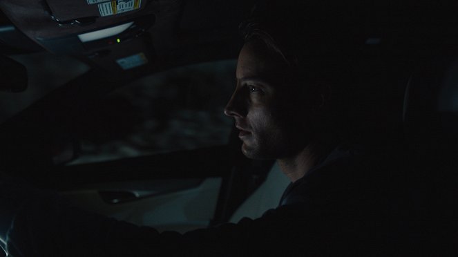 Rólunk szól - There - Filmfotók - Justin Hartley