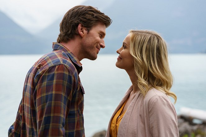 Nature of Love - Do filme - Christopher Russell, Emilie Ullerup
