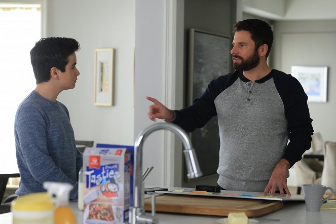 A Million Little Things - Season 3 - The Price of Admission - Van film - Chance Hurstfield, James Roday Rodriguez