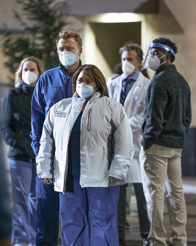 Grey's Anatomy - It's All Too Much - Photos - Kevin McKidd, Chandra Wilson