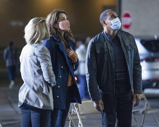 Grey's Anatomy - It's All Too Much - Photos - Stefania Spampinato, Jason George