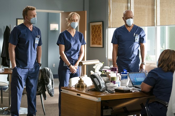 Grey's Anatomy - Die jungen Ärzte - Bis an unsere Grenzen - Filmfotos - Kevin McKidd, Kim Raver, James Pickens Jr.