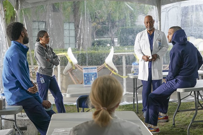 Grey's Anatomy - Breathe - Photos - Kelly McCreary, James Pickens Jr., Jesse Williams