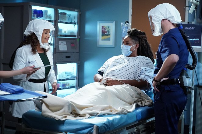 Grey's Anatomy - Die jungen Ärzte - Atem - Filmfotos - Debbie Allen